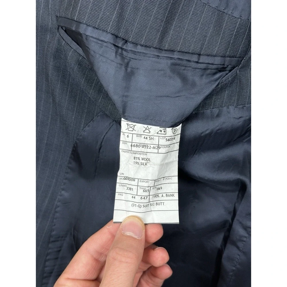 Jos A Bank Signature Collection 44 Navy Blue Pinstripe Wool Silk Blazer Jacket